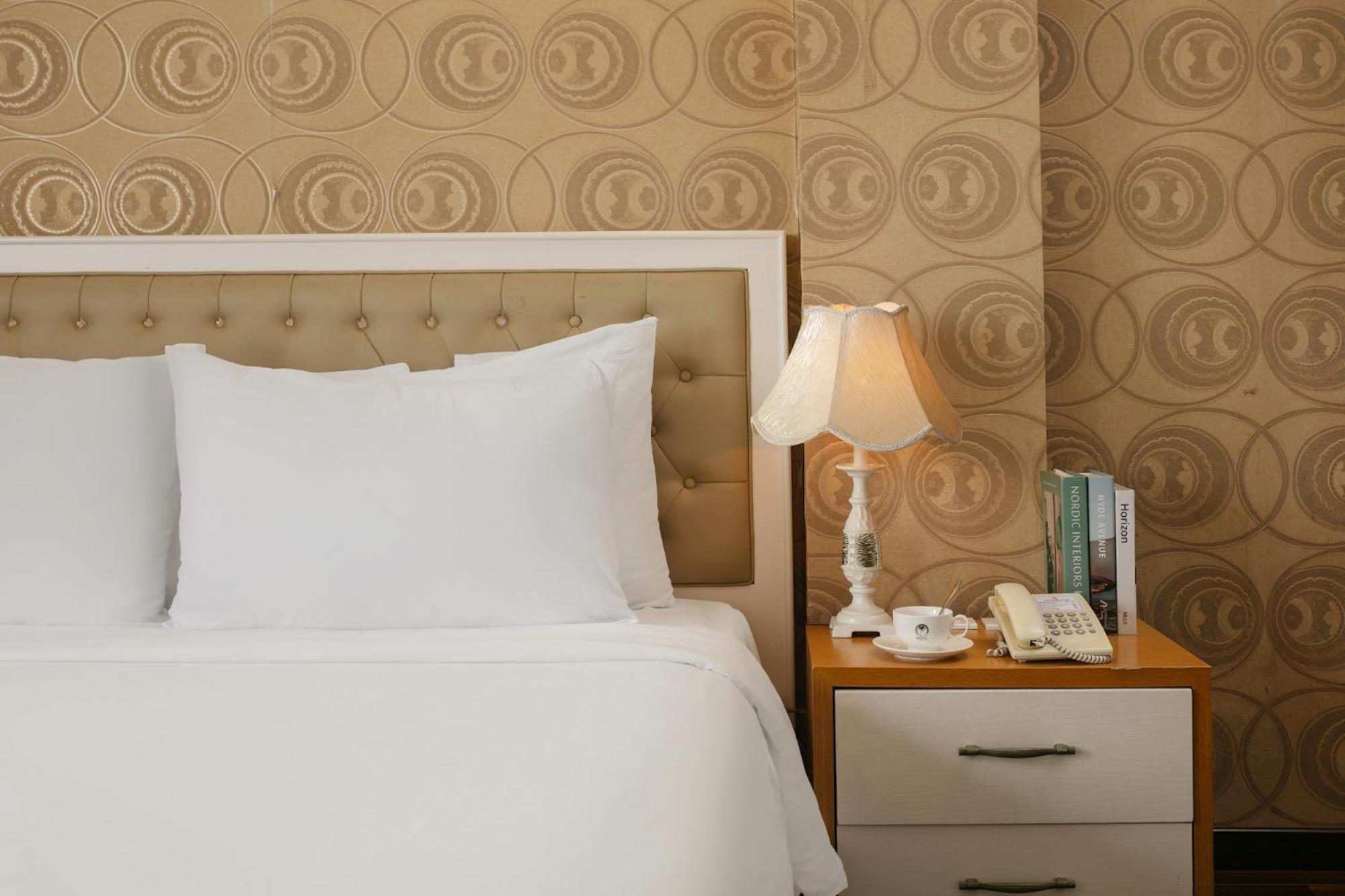 Nesta Hotel Can Tho Bagian luar foto